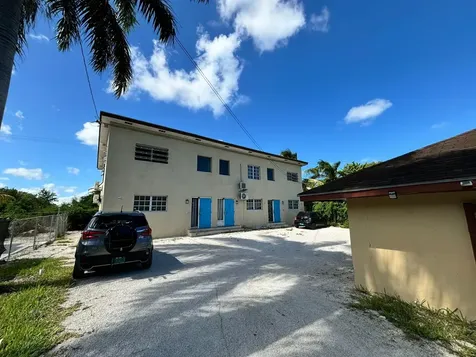 Kim's Crescent, Baillou H New Providence Paradise Island BS