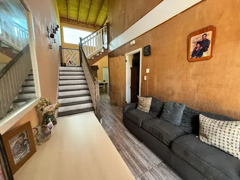 Kim's Crescent, Baillou H New Providence Paradise Island BS