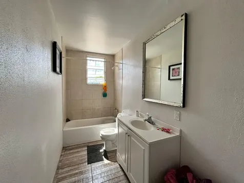 Kim's Crescent, Baillou H New Providence Paradise Island BS