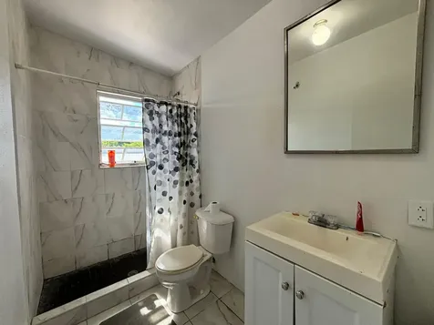 Kim's Crescent, Baillou H New Providence Paradise Island BS