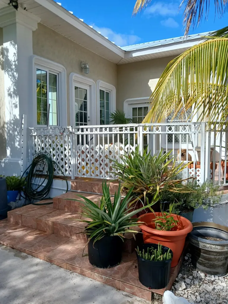 Bayview Court 43 Grand Bahama Freeport BS