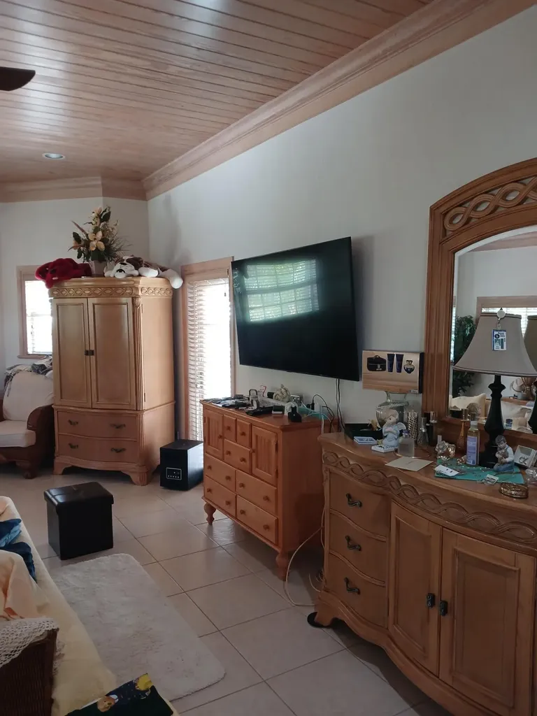 Bayview Court 43 Grand Bahama Freeport BS