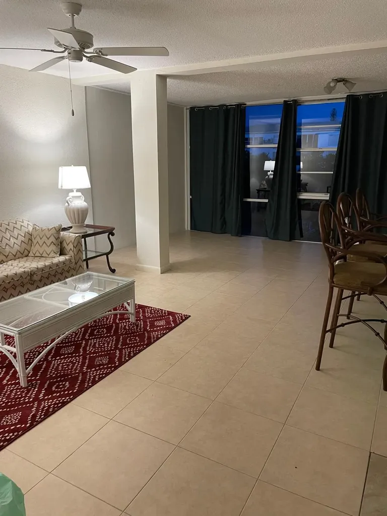 Jansel Court Grand Bahama Freeport BS