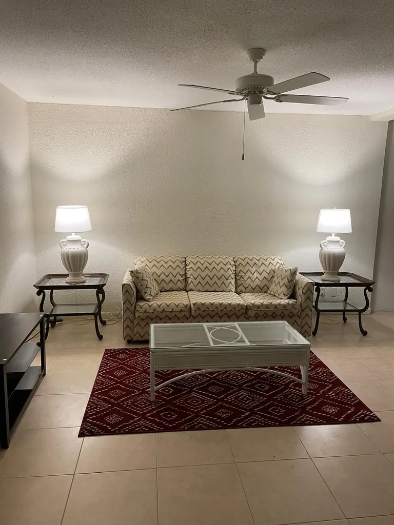 Jansel Court Grand Bahama Freeport BS