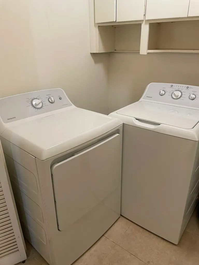 Jansel Court Grand Bahama Freeport BS