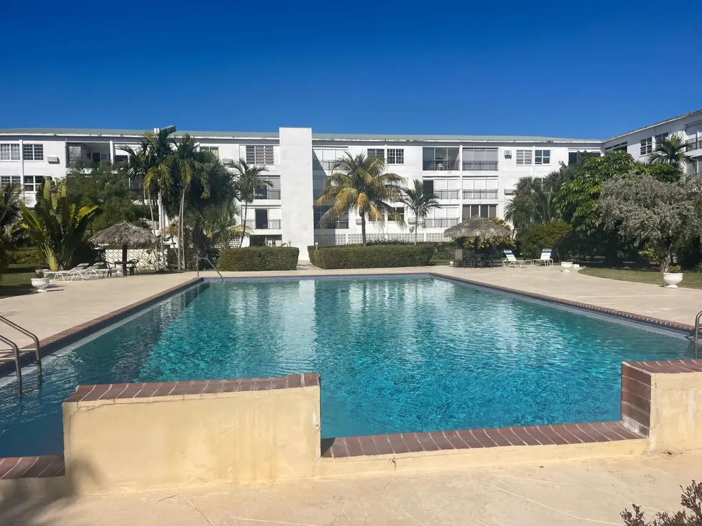 Jansel Court Grand Bahama Freeport BS