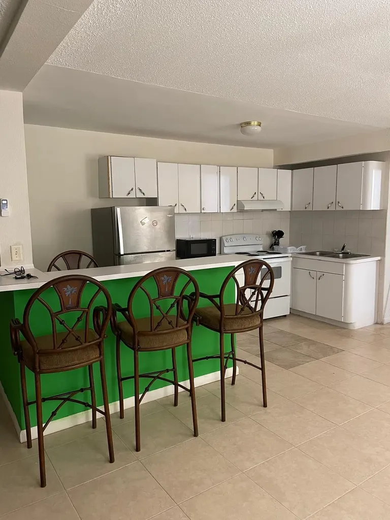 Jansel Court Grand Bahama Freeport BS