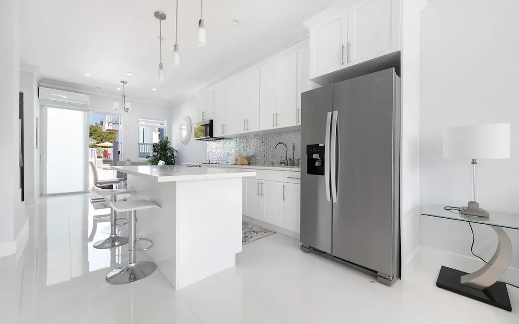 Caves Hilltop Atlantic Drive New Providence Paradise Island BS