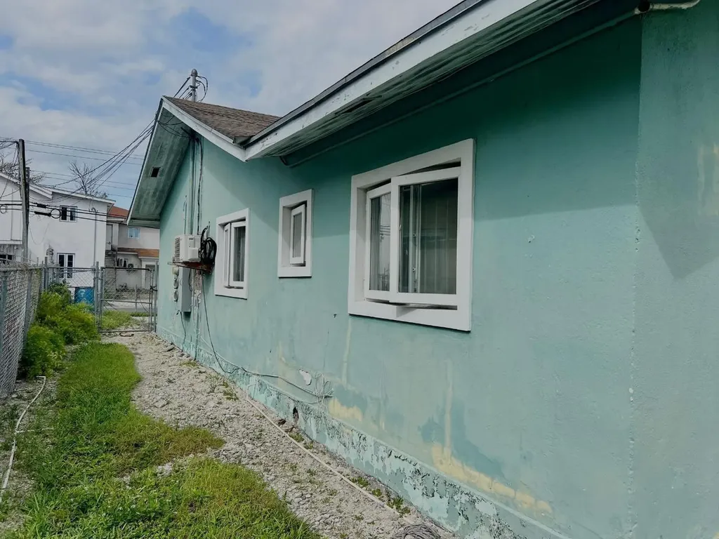 Minnie Street 35 New Providence Paradise Island BS