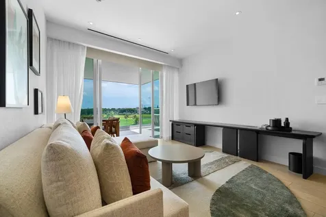 Goldwynn New Providence Paradise Island BS