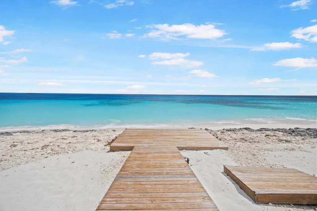 Breakwater Drive Exuma BS