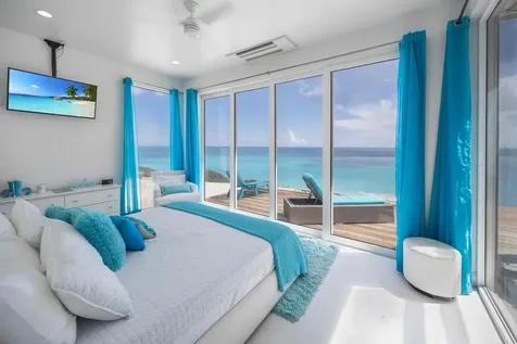 Breakwater Drive Exuma BS