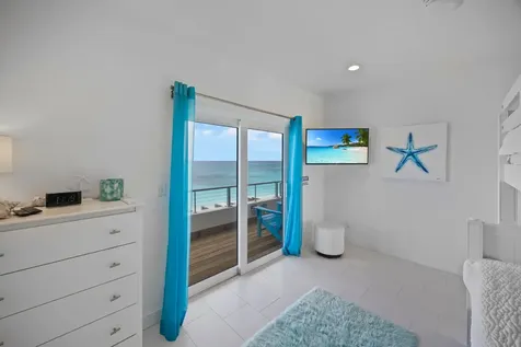 Breakwater Drive Exuma BS