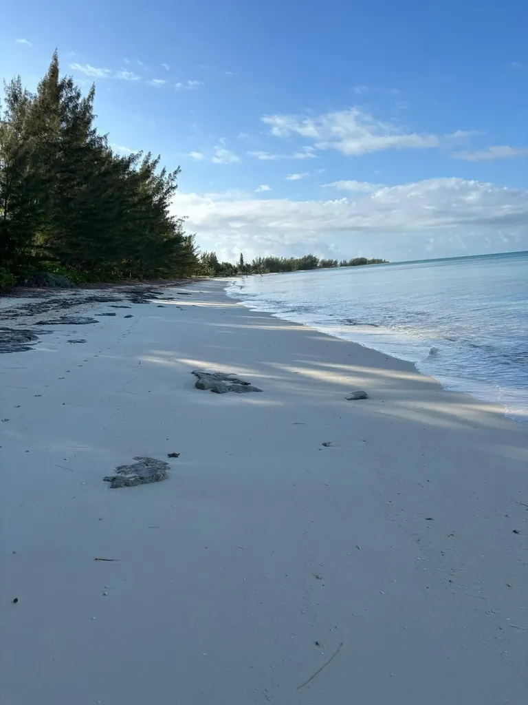5 Acres In Sandy Point, A Abaco BS