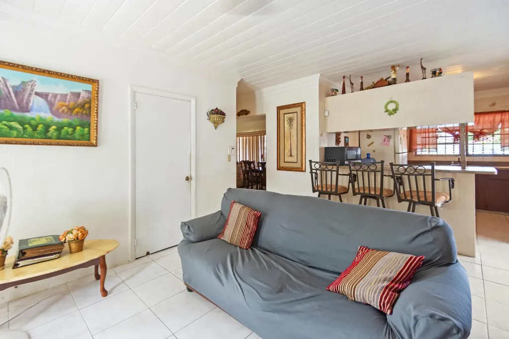 Sea Breeze Lane New Providence Paradise Island BS