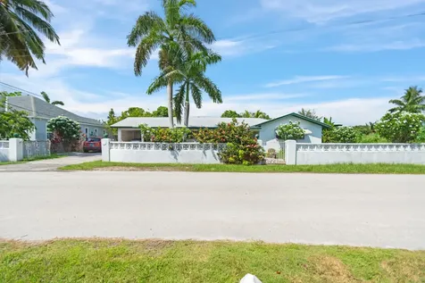 Sea Breeze Lane New Providence Paradise Island BS