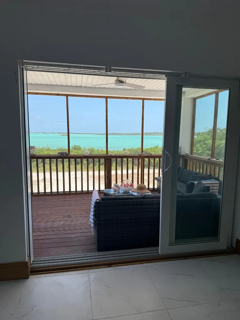 Sunny Hills Road Exuma BS