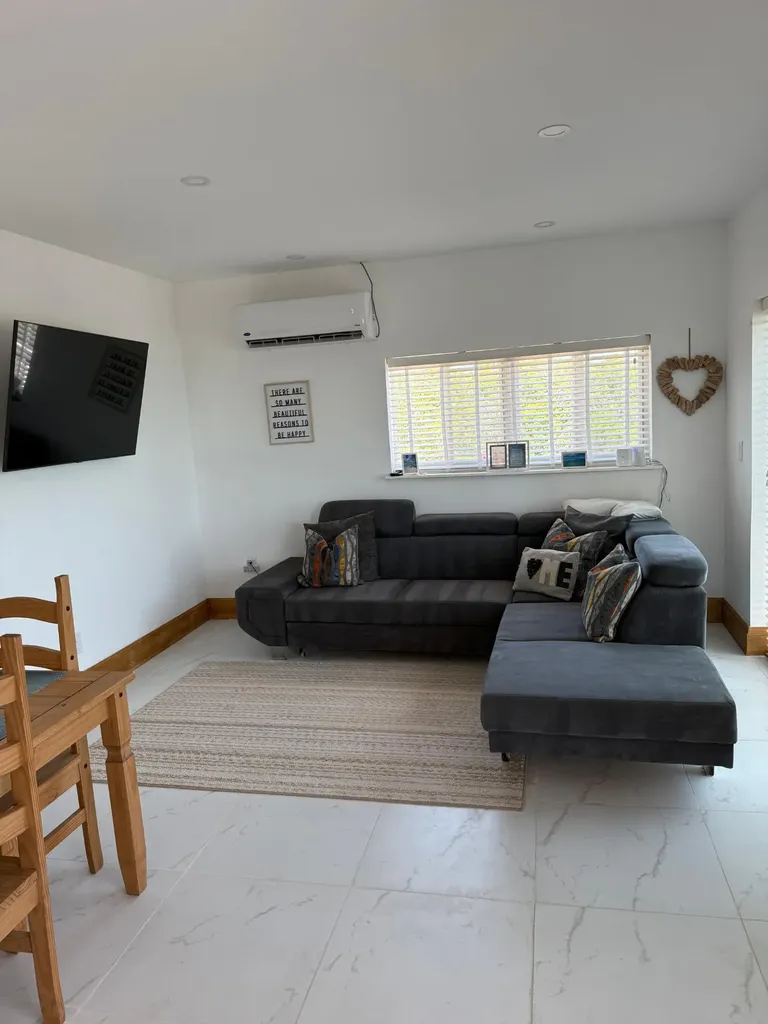 Sunny Hills Road Exuma BS