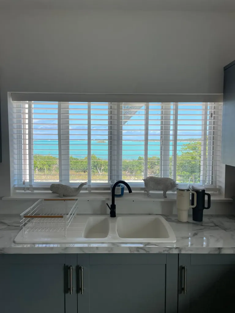 Sunny Hills Road Exuma BS