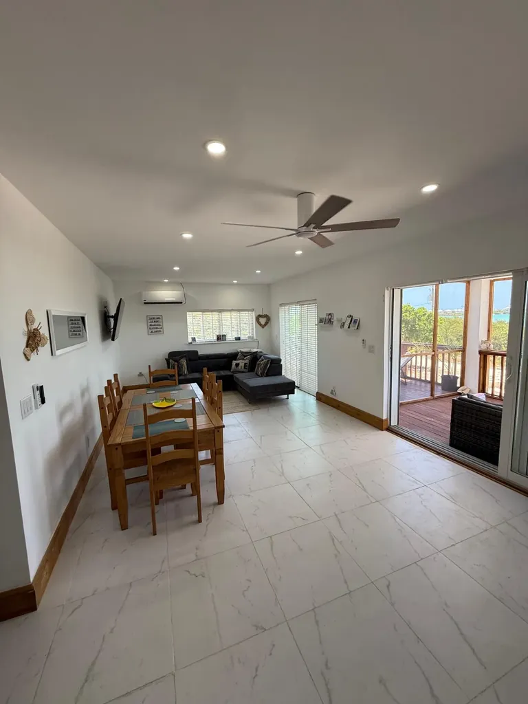 Sunny Hills Road Exuma BS