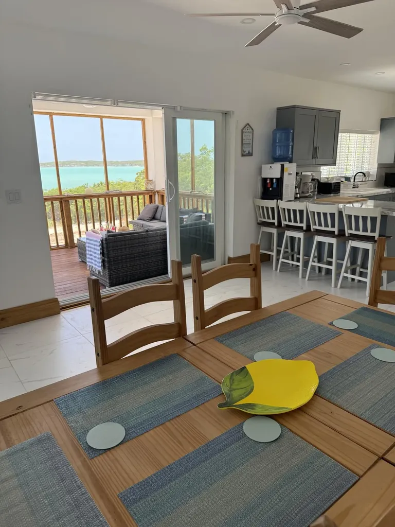 Sunny Hills Road Exuma BS