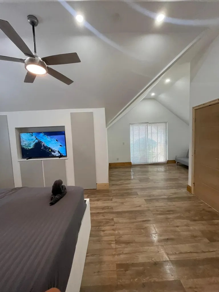 Sunny Hills Road Exuma BS