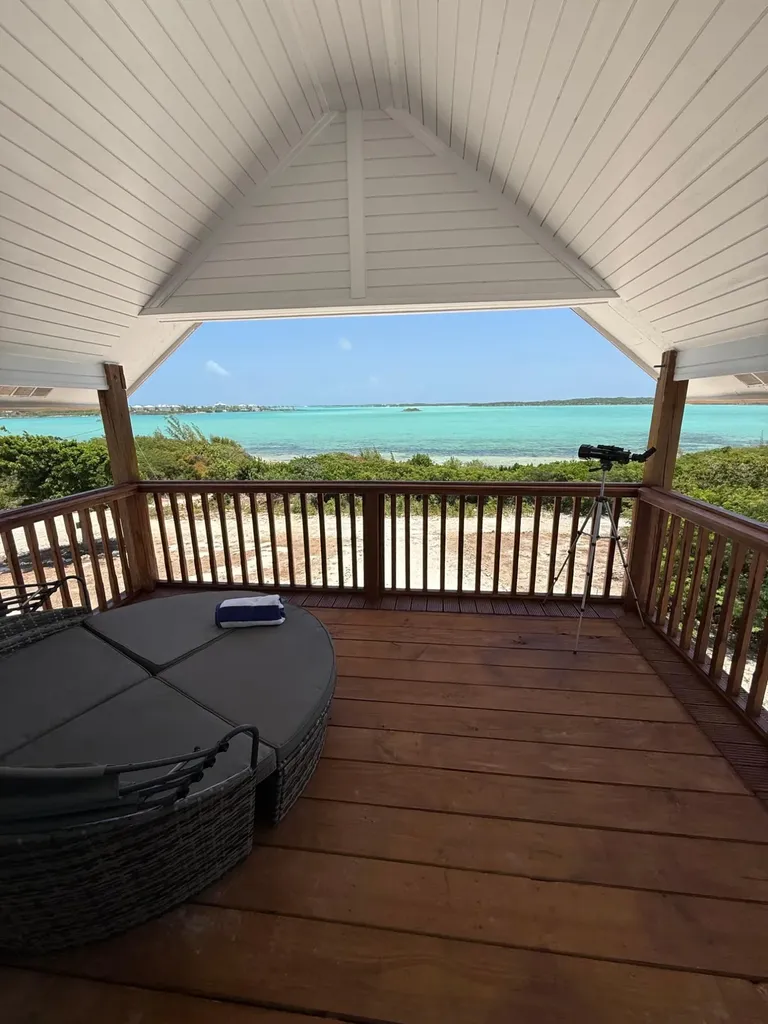 Sunny Hills Road Exuma BS