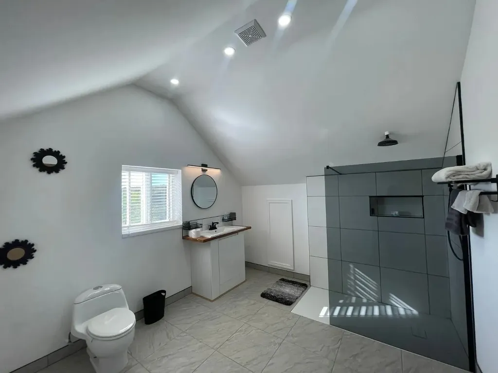 Sunny Hills Road Exuma BS