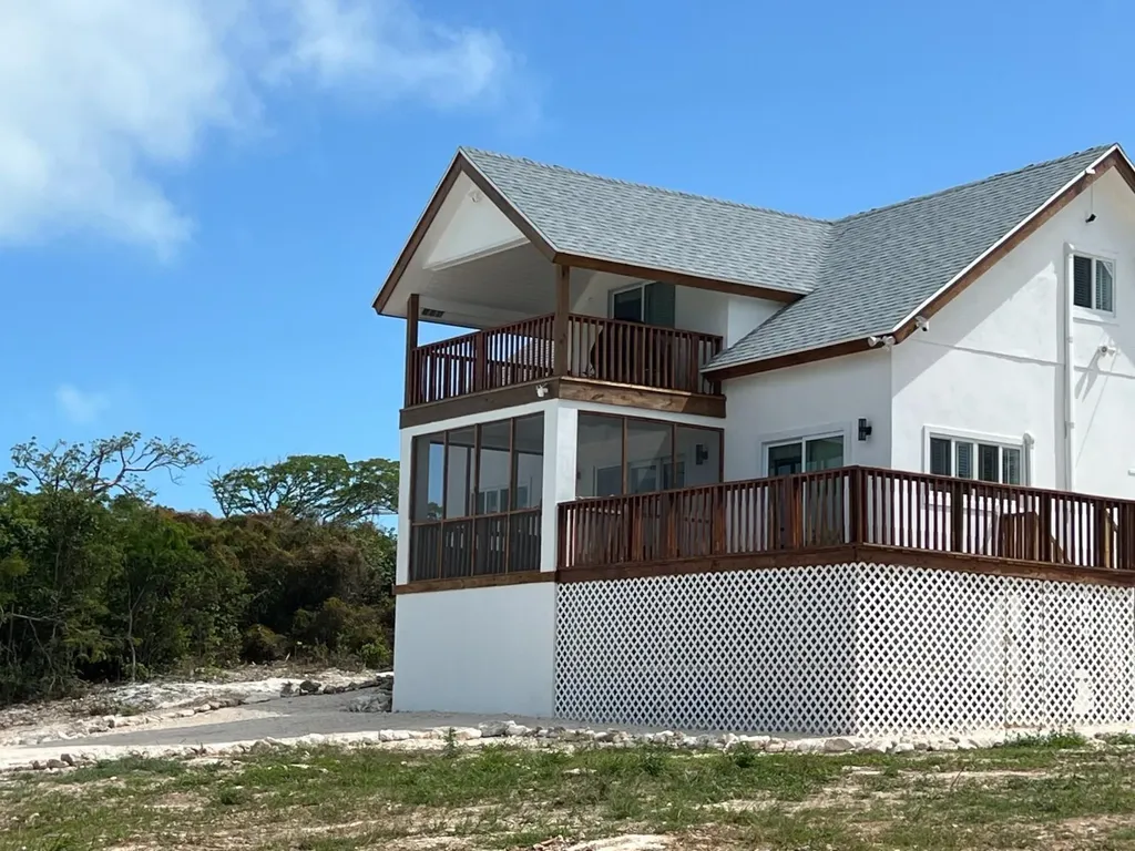 Sunny Hills Road Exuma BS