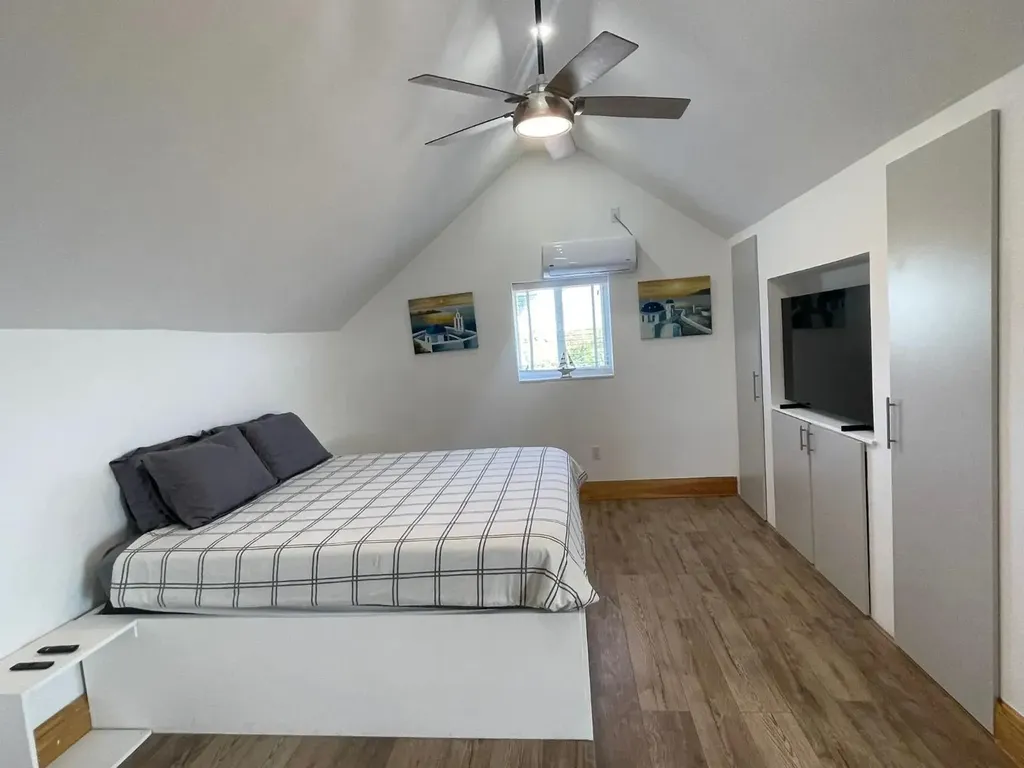 Sunny Hills Road Exuma BS