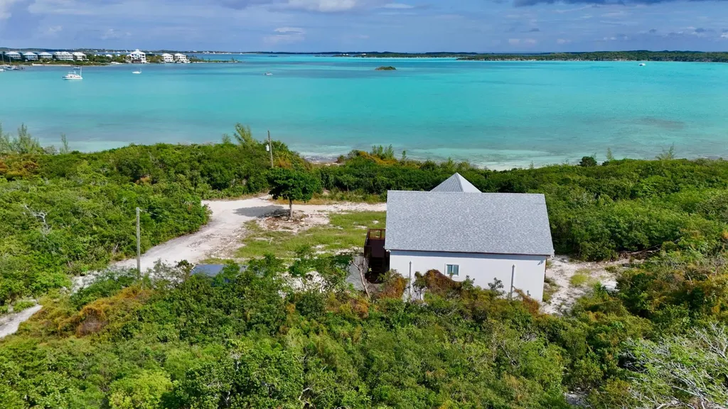 Sunny Hills Road Exuma BS