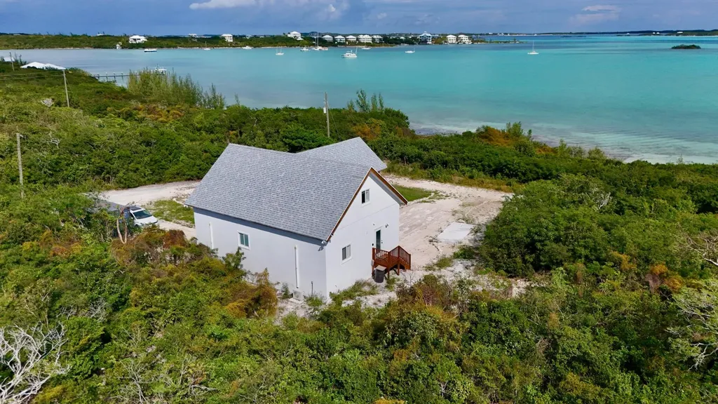 Sunny Hills Road Exuma BS