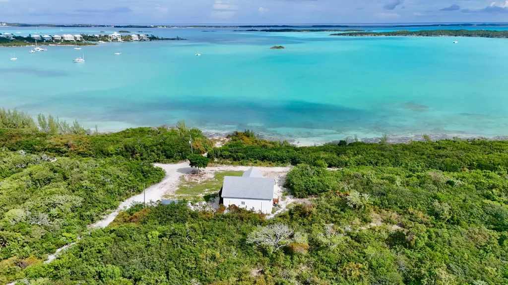 Sunny Hills Road Exuma BS