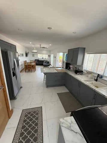 Sunny Hills Road Exuma BS