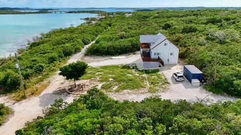 Sunny Hills Road Exuma BS