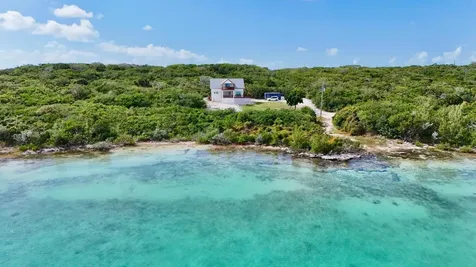 Sunny Hills Road Exuma BS