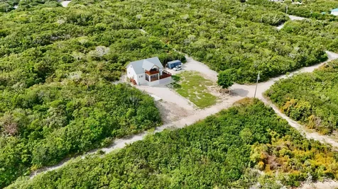 Sunny Hills Road Exuma BS