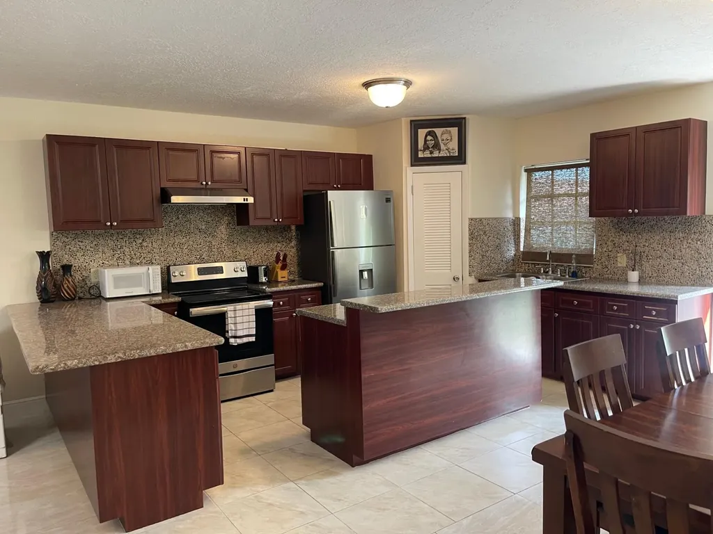 West Winds Cottage 172 New Providence Paradise Island BS