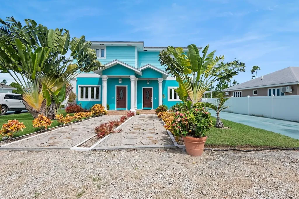 Tex Street New Providence Paradise Island BS