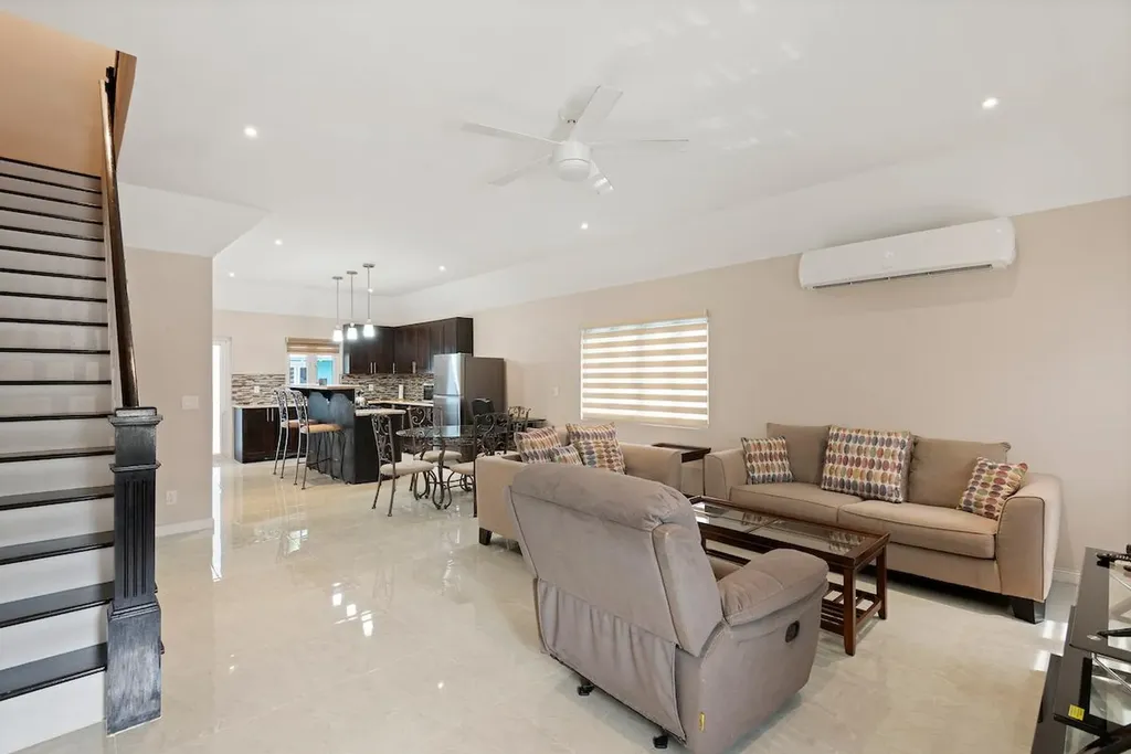 Tex Street New Providence Paradise Island BS