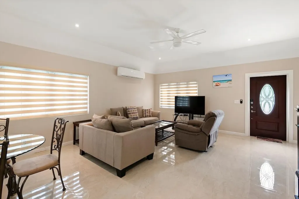 Tex Street New Providence Paradise Island BS