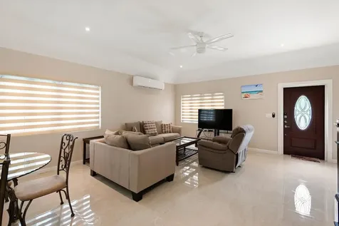 Tex Street New Providence Paradise Island BS