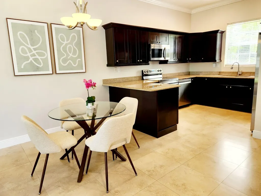 Balmoral Townhouse New Providence Paradise Island BS