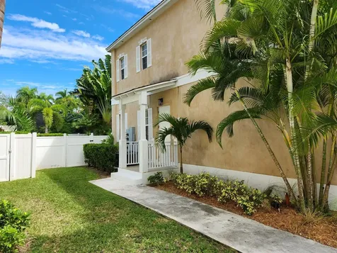 Balmoral Townhouse New Providence Paradise Island BS