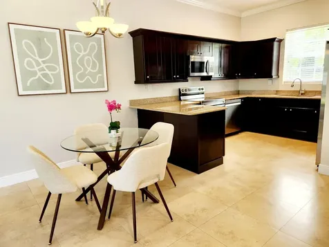 Balmoral Townhouse New Providence Paradise Island BS