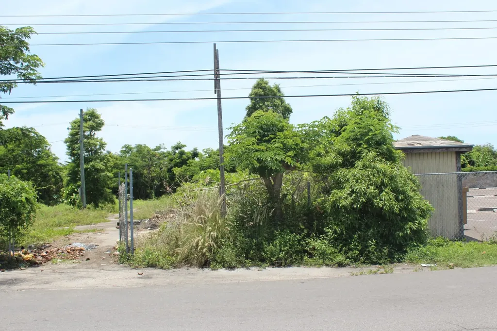 West Avenue Centreville New Providence Paradise Island BS