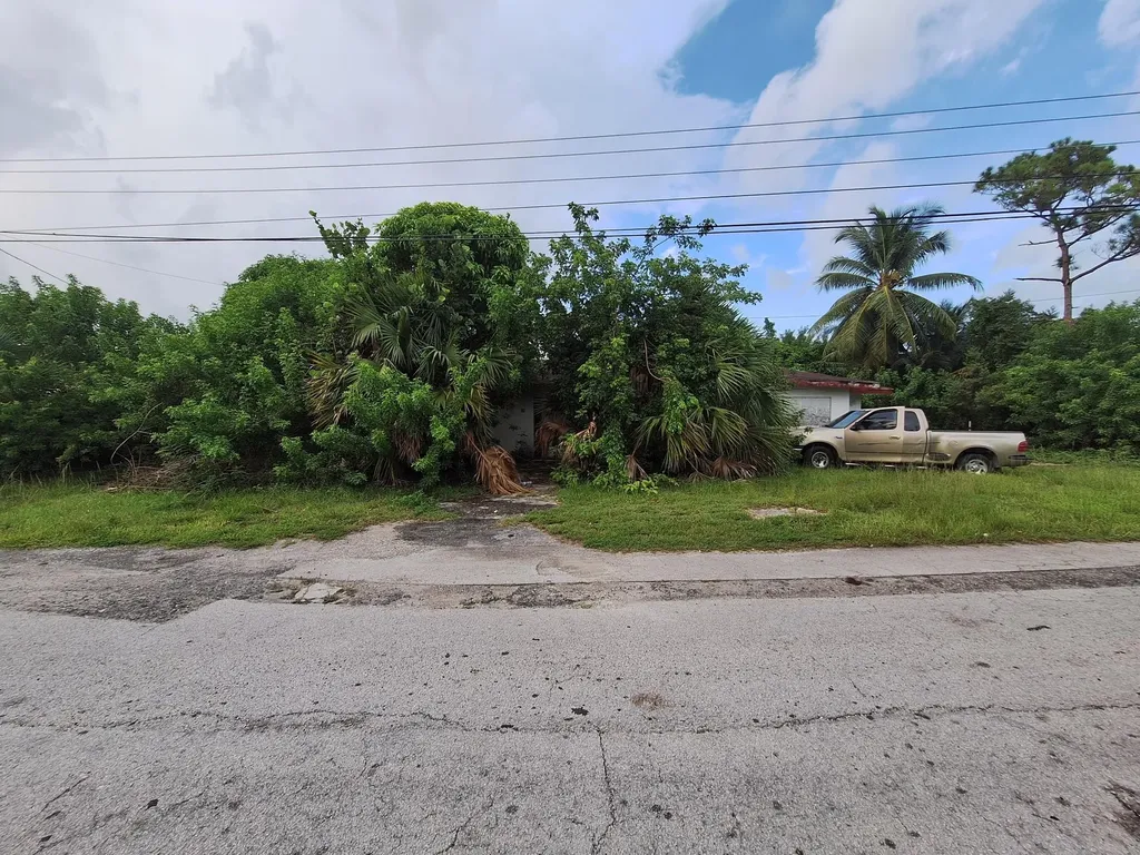 #26 Coral Heights New Providence Paradise Island BS