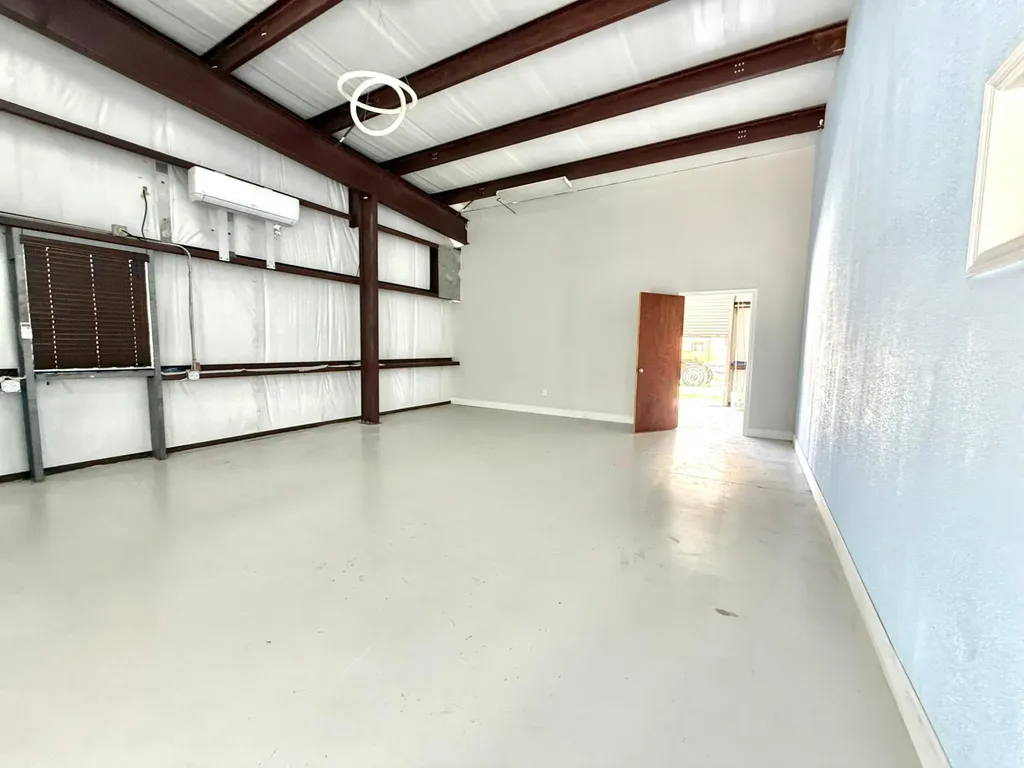 Queen's Highway Building Grand Bahama Freeport BS