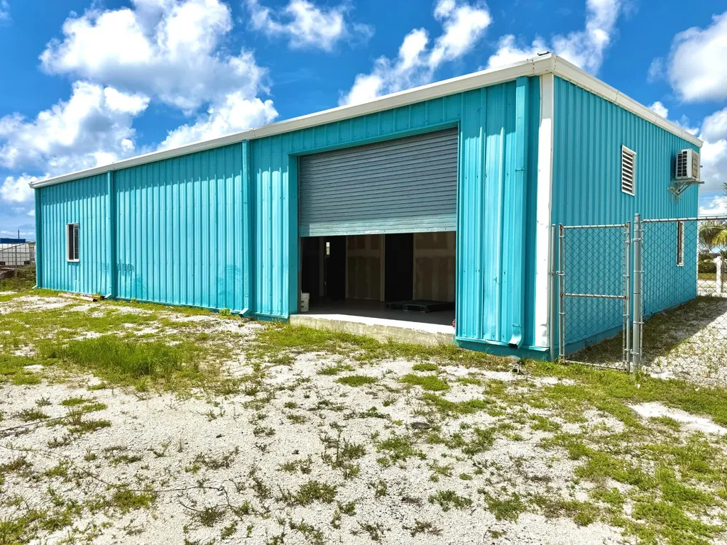 Queen's Highway Building Grand Bahama Freeport BS