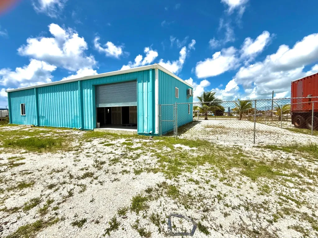 Queen's Highway Building Grand Bahama Freeport BS